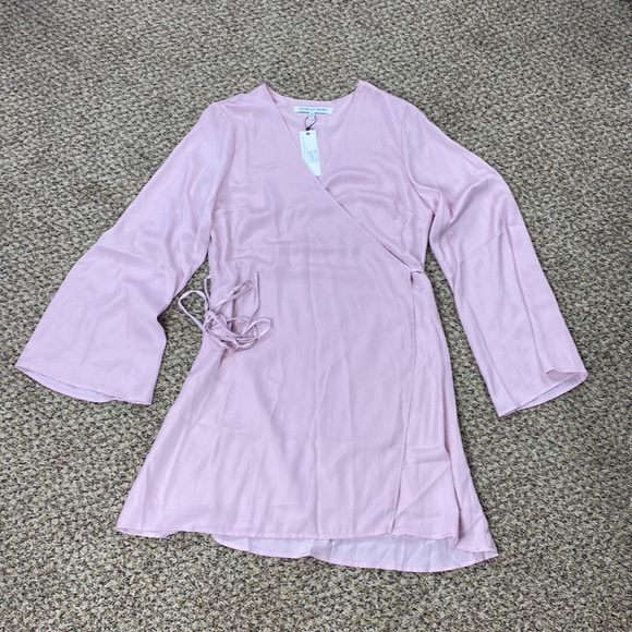 NWT Cupcakes & Cashmere Kaidence Satin Wrap Dress - Picture 4 of 9
